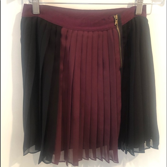 Club Monaco Pleated Skirt - Picture 6 of 6